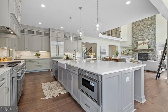 1737 Shadyside Rd, Downingtown, PA 19335