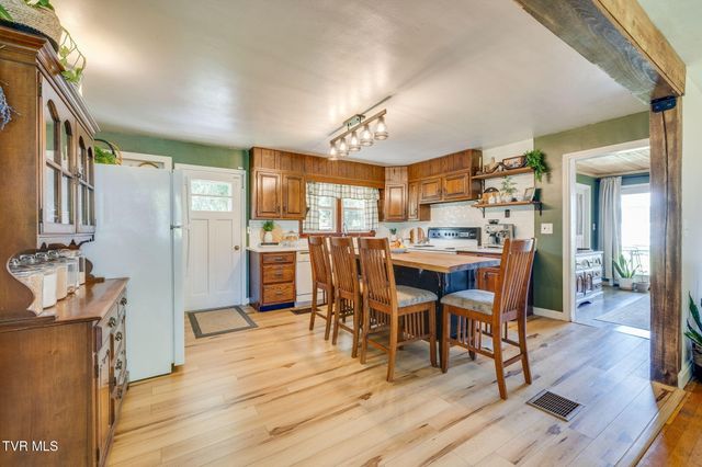413 Holly Street, Mount Carmel, TN 37645