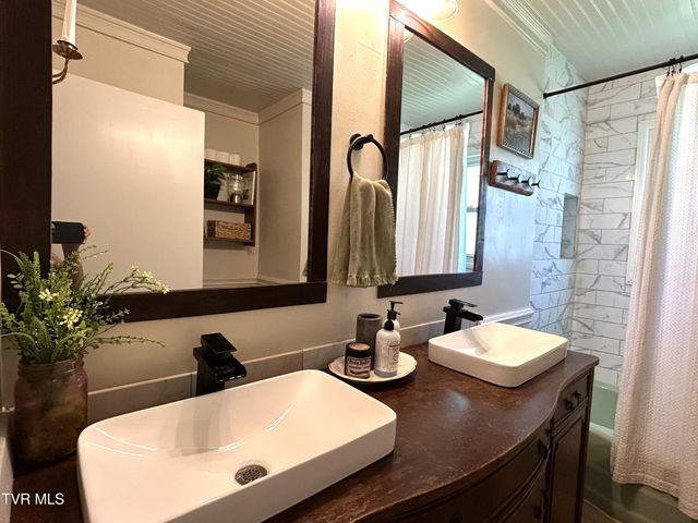 413 Holly Street, Mount Carmel, TN 37645