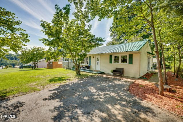 413 Holly Street, Mount Carmel, TN 37645