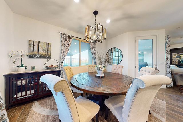 400 Ridge Creek Estates Way, Dinuba, CA 93618