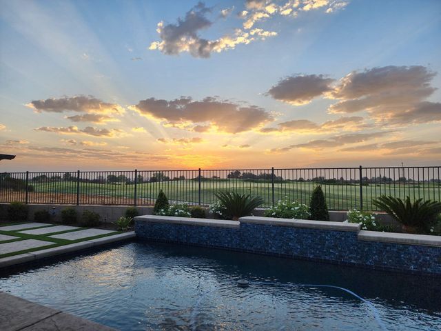 400 Ridge Creek Estates Way, Dinuba, CA 93618