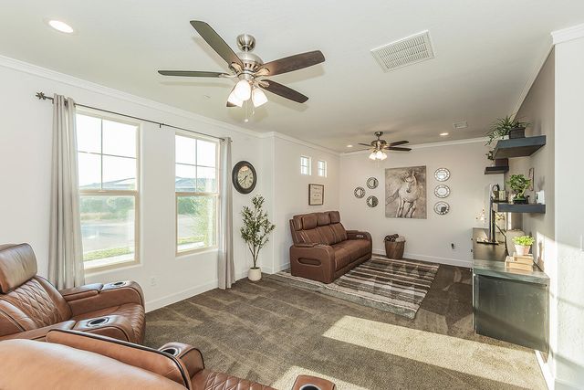 400 Ridge Creek Estates Way, Dinuba, CA 93618