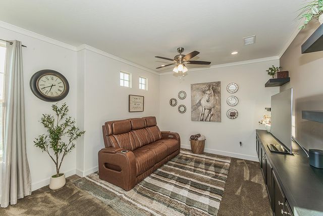 400 Ridge Creek Estates Way, Dinuba, CA 93618