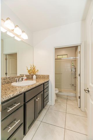 400 Ridge Creek Estates Way, Dinuba, CA 93618