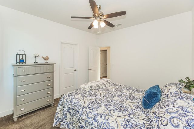 400 Ridge Creek Estates Way, Dinuba, CA 93618