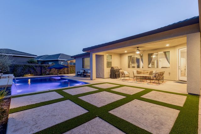 400 Ridge Creek Estates Way, Dinuba, CA 93618