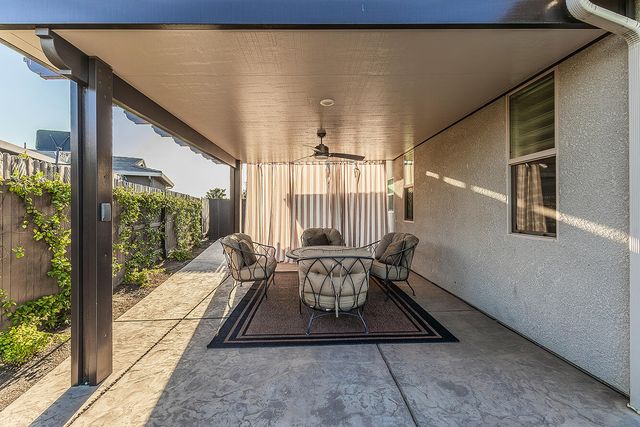 400 Ridge Creek Estates Way, Dinuba, CA 93618