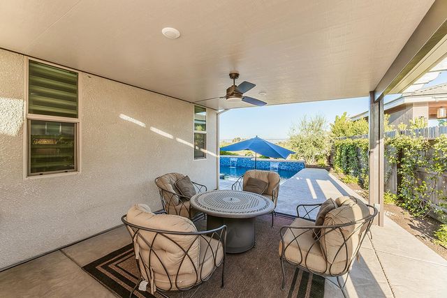 400 Ridge Creek Estates Way, Dinuba, CA 93618