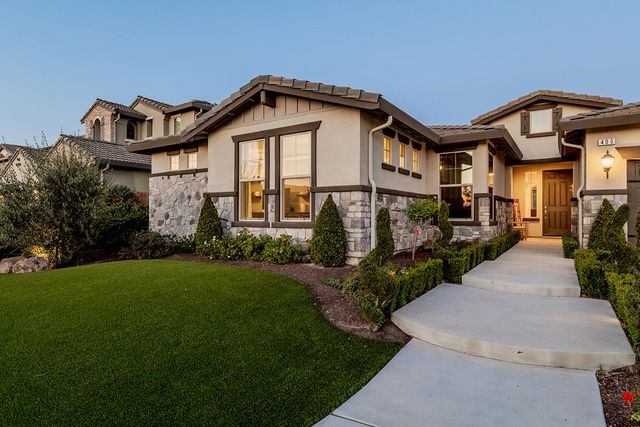 400 Ridge Creek Estates Way, Dinuba, CA 93618
