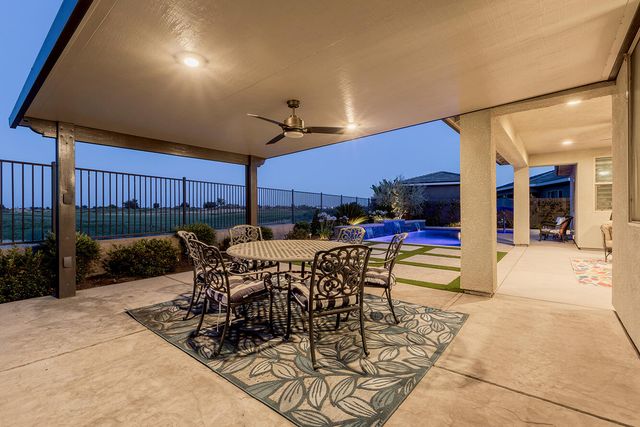 400 Ridge Creek Estates Way, Dinuba, CA 93618