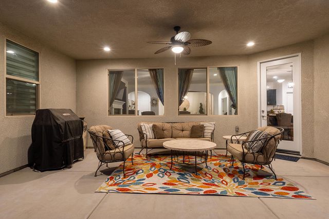 400 Ridge Creek Estates Way, Dinuba, CA 93618