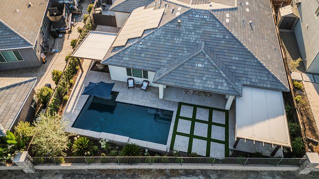 400 Ridge Creek Estates Way, Dinuba, CA 93618