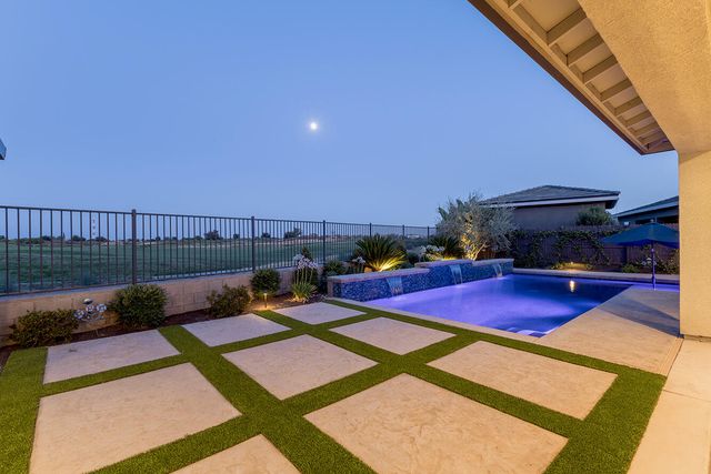 400 Ridge Creek Estates Way, Dinuba, CA 93618