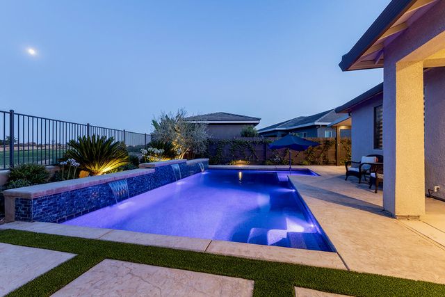 400 Ridge Creek Estates Way, Dinuba, CA 93618