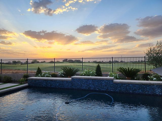 400 Ridge Creek Estates Way, Dinuba, CA 93618