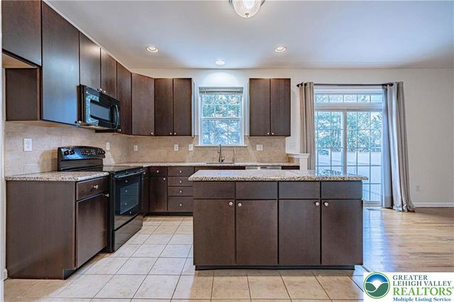 278 Milkweed Drive, Upper Macungie Twp, PA 18104