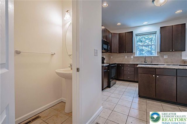 278 Milkweed Drive, Upper Macungie Twp, PA 18104