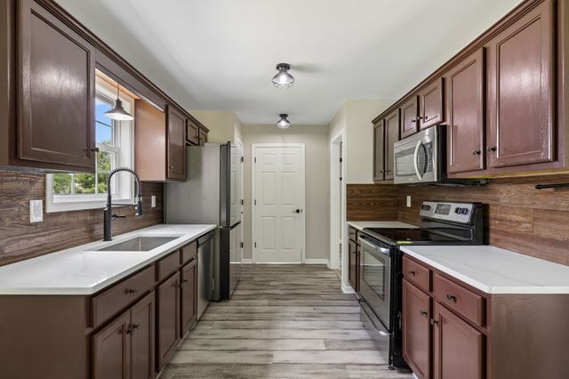 1062 Heatherwood Rd, Pleasant View, TN 37146
