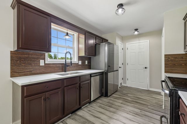 1062 Heatherwood Rd, Pleasant View, TN 37146