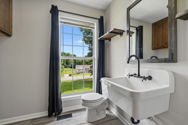 1062 Heatherwood Rd, Pleasant View, TN 37146