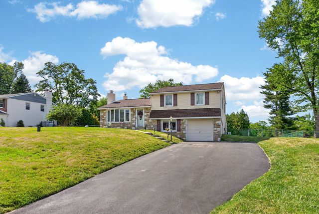 43 N MARMIC DR, Southampton, PA 18966