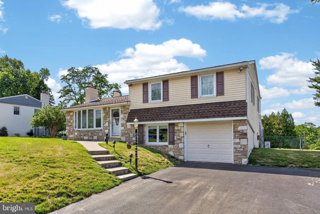 43 N MARMIC DR, Southampton, PA 18966