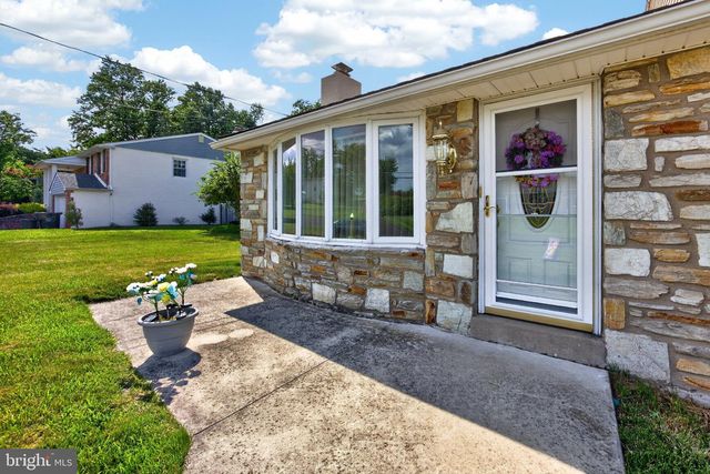 43 N MARMIC DR, Southampton, PA 18966
