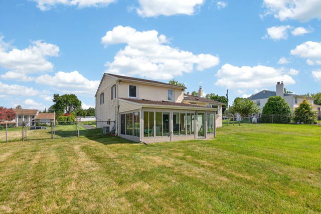 43 N MARMIC DR, Southampton, PA 18966