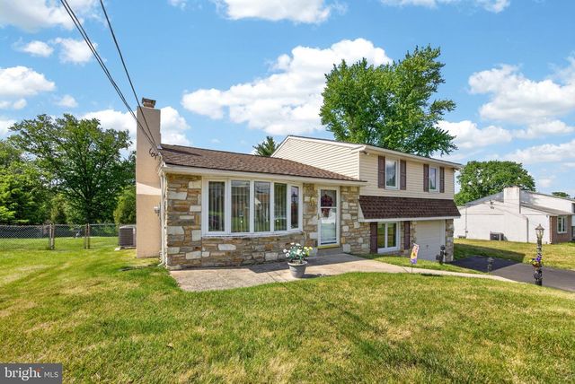 43 N MARMIC DR, Southampton, PA 18966