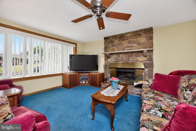 43 N MARMIC DR, Southampton, PA 18966