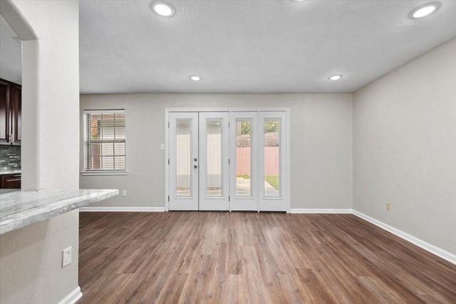 112 Grantham Road, Baytown, TX 77521