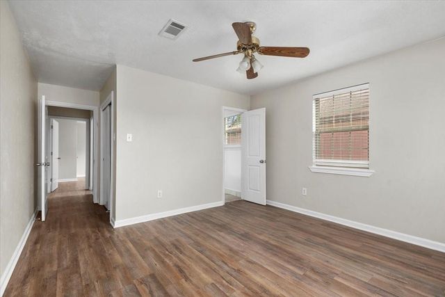 112 Grantham Road, Baytown, TX 77521