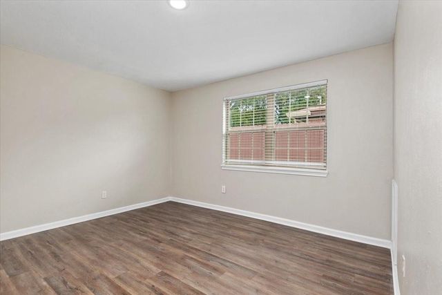 112 Grantham Road, Baytown, TX 77521