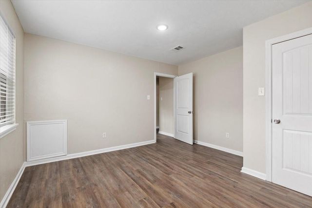 112 Grantham Road, Baytown, TX 77521