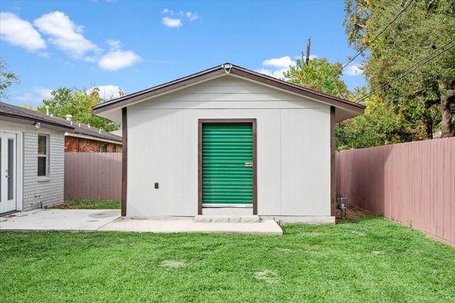 112 Grantham Road, Baytown, TX 77521