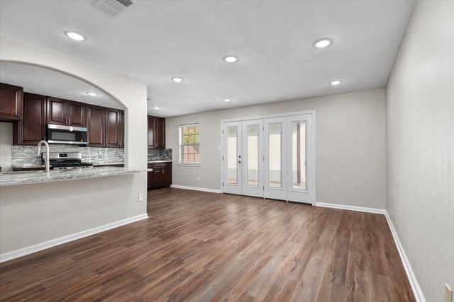 112 Grantham Road, Baytown, TX 77521