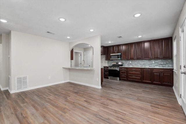 112 Grantham Road, Baytown, TX 77521