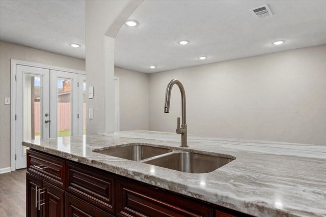 112 Grantham Road, Baytown, TX 77521