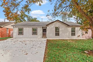 112 Grantham Road, Baytown, TX 77521