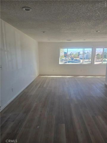 11742 Jacaranda Avenue, Hesperia, CA 92345