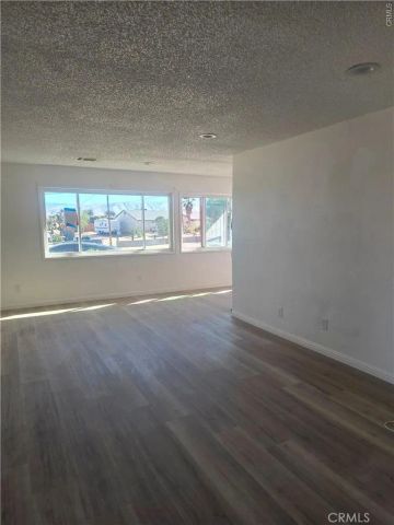 11742 Jacaranda Avenue, Hesperia, CA 92345