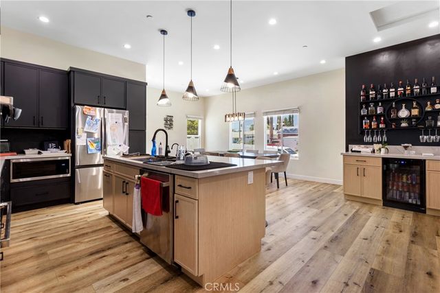 6952 Cozycroft Avenue, Winnetka, CA 91306