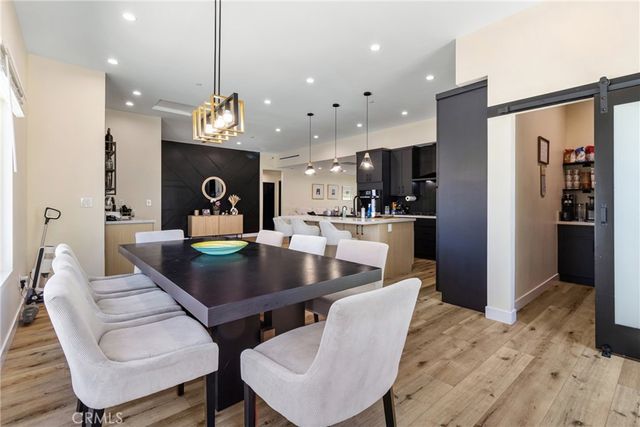 6952 Cozycroft Avenue, Winnetka, CA 91306