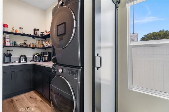 6952 Cozycroft Avenue, Winnetka, CA 91306