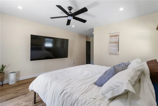 6952 Cozycroft Avenue, Winnetka, CA 91306