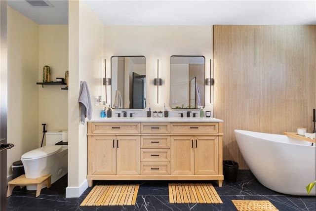6952 Cozycroft Avenue, Winnetka, CA 91306