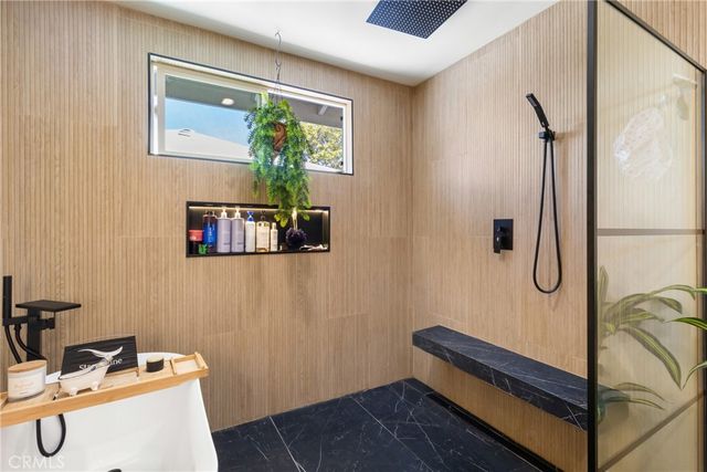 6952 Cozycroft Avenue, Winnetka, CA 91306