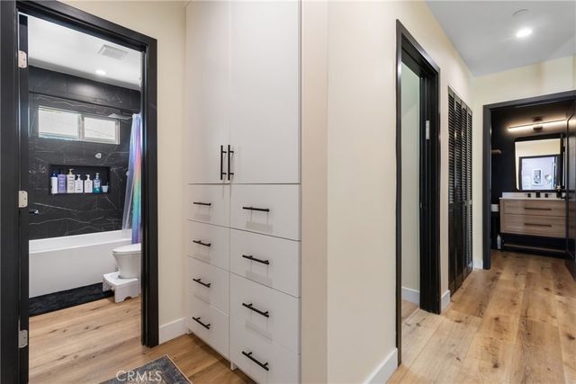 6952 Cozycroft Avenue, Winnetka, CA 91306
