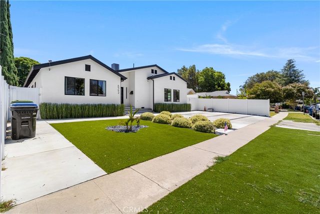 6952 Cozycroft Avenue, Winnetka, CA 91306